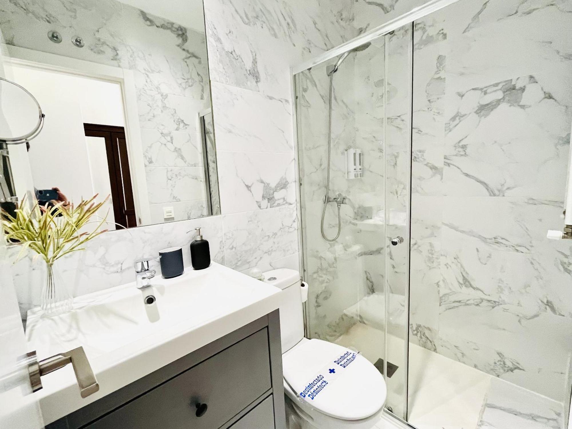 Dplace To Be - Luxury Apartment In Historic Center 마드리드 객실 사진