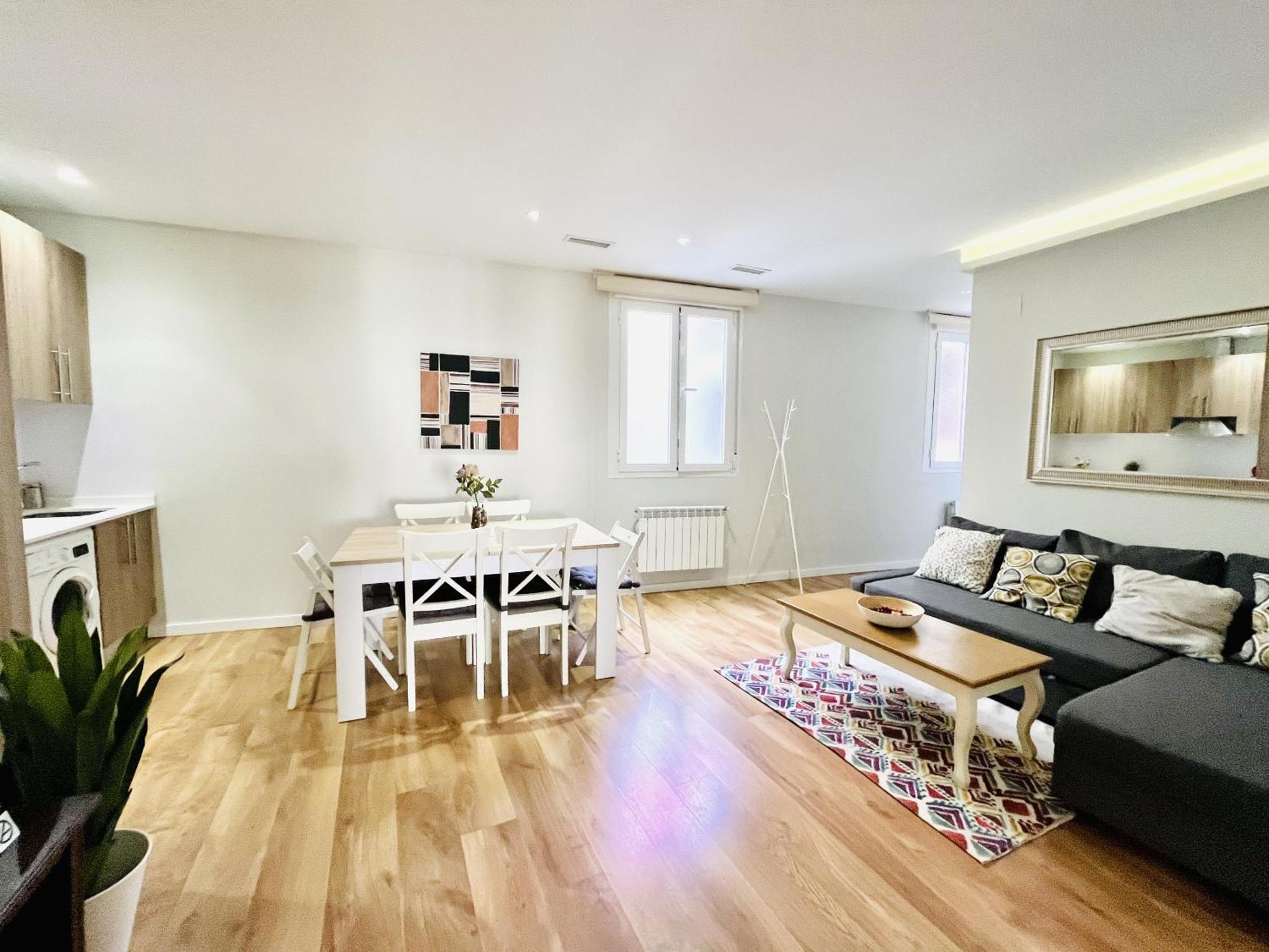 Dplace To Be - Luxury Apartment In Historic Center 마드리드 외부 사진