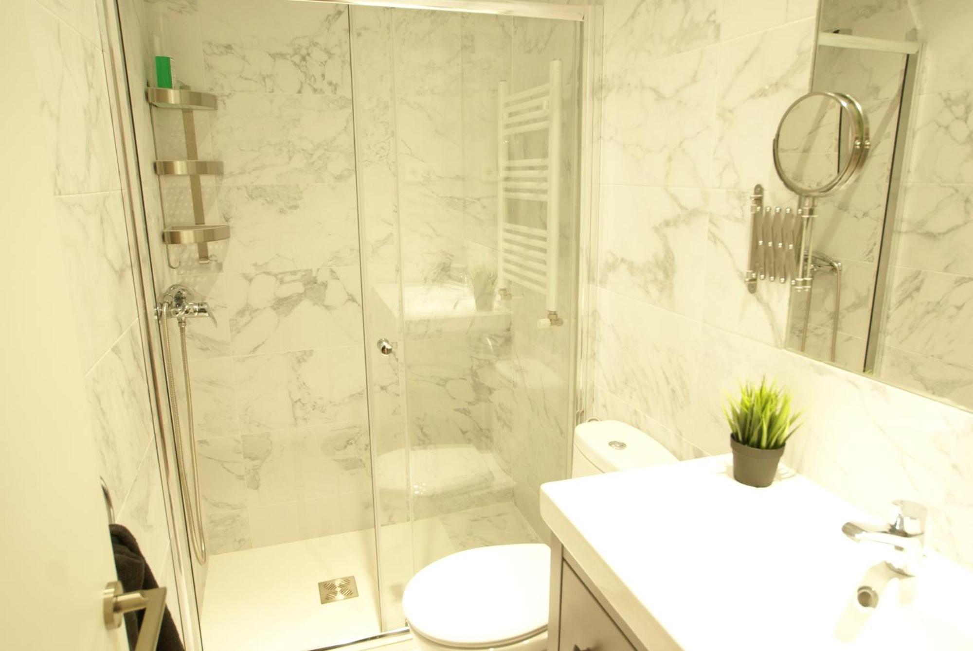 Dplace To Be - Luxury Apartment In Historic Center 마드리드 객실 사진